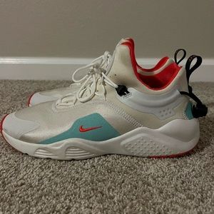 Nike Women’s Hurache Sneakers